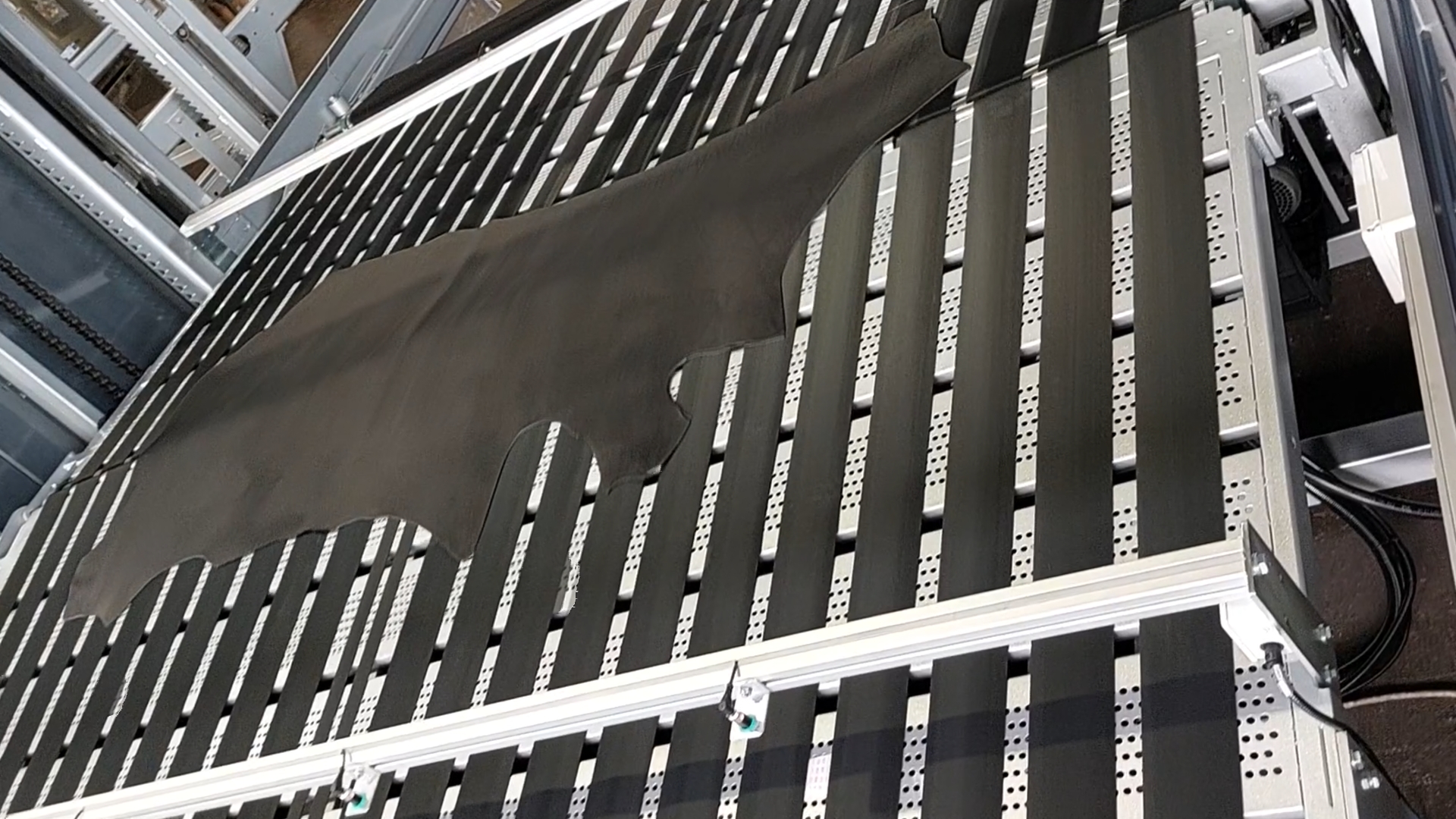 MM MEGGIOLARO: Per una migliore automatizzazione del sistema conciario