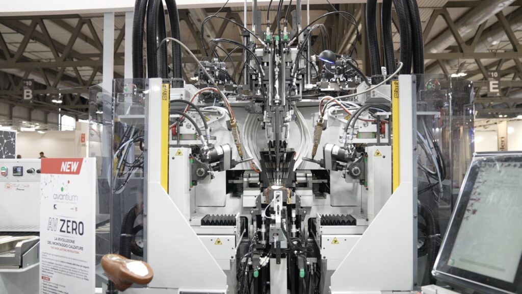 AVANTIUM: Macchina modulare per la lavorazione di fianchi e boette